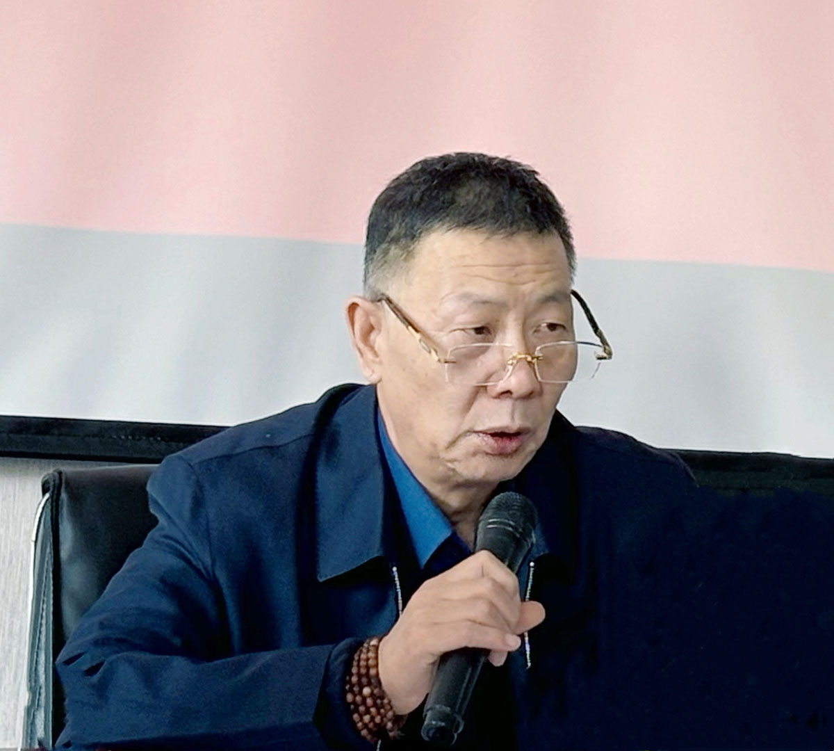 小格式2023年度年會頒獎-寧總.jpg